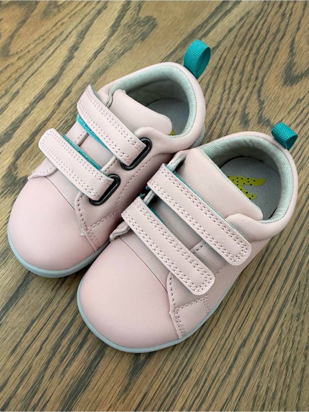 Ten little shoes